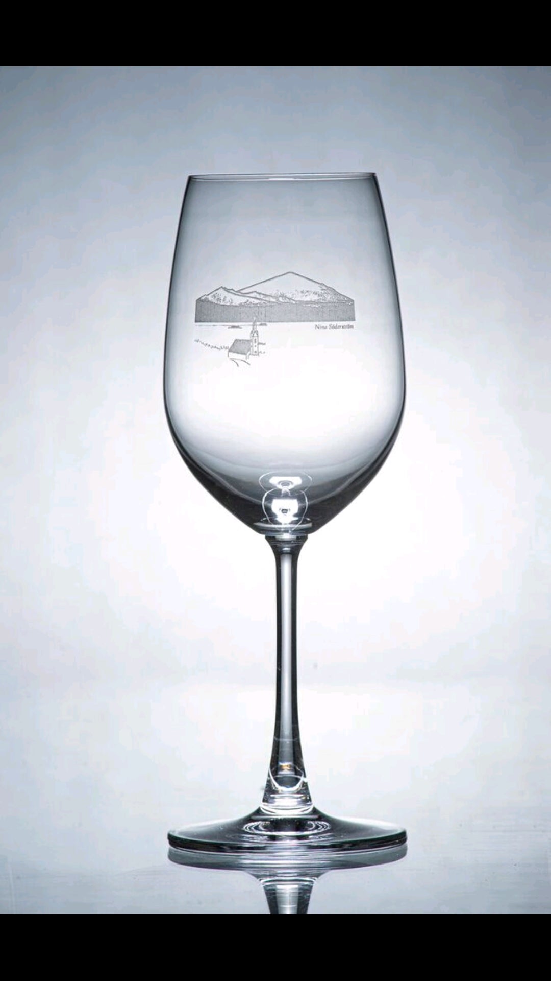 Rödvinsglas – Ryfjällets elegans och historia